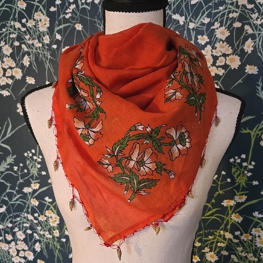 Ozkas Yikanmış Floral Seashell Scarf